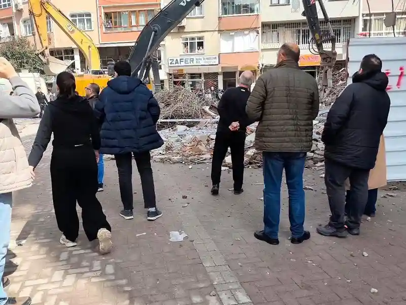 Zeytinburnu'nda Kentsel Dönüşüm Faciası: 6 Yaşındaki Kız Çocuğu Hayatını Kaybetti