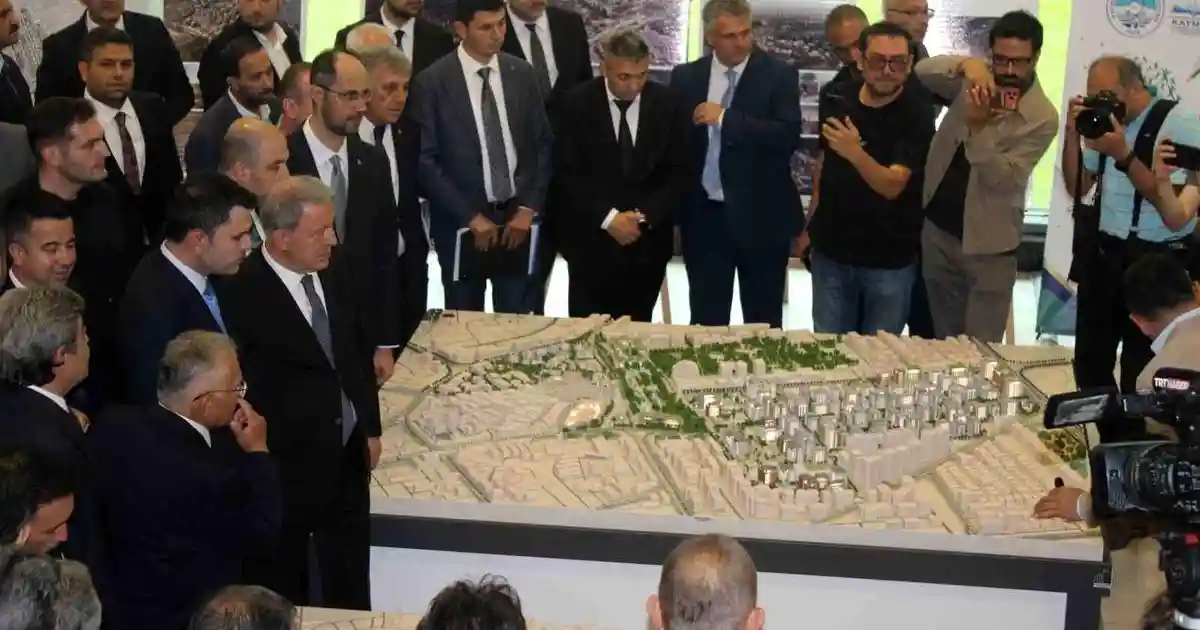 Bakan Kurum ve Yumaklı’dan Kayseri Temasları