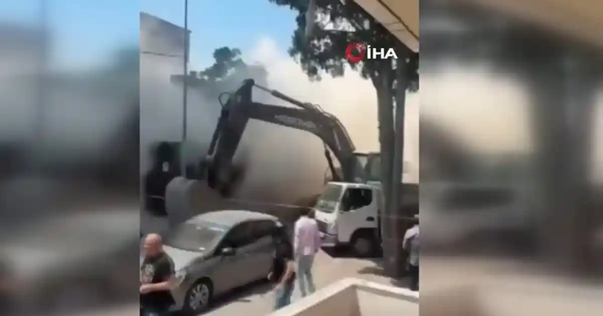 Küçükçekmece’de Yıkım Sırasında Bina Yerle Bir Oldu: O Anlar Kamerada