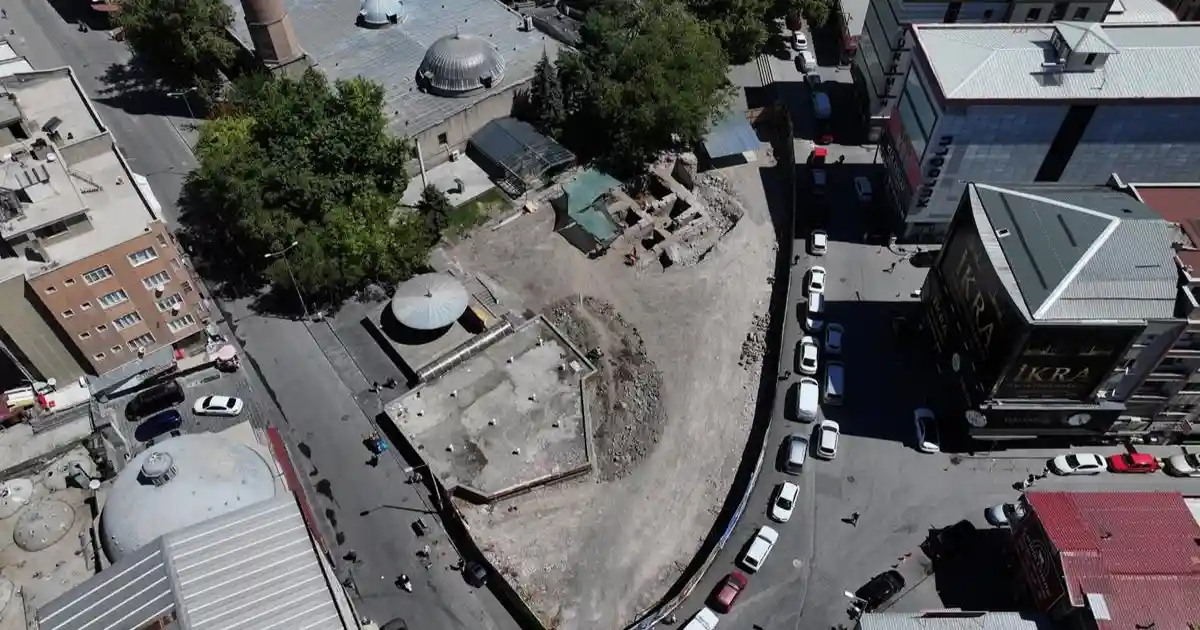 Yıkım Sırasında Tesadüfen Bulundu! 12. Yüzyıldan Kalma Eser Gün Yüzüne Çıkarılıyor