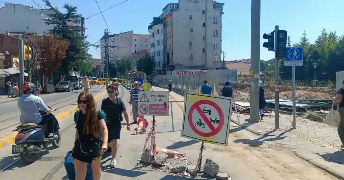 Halkevi İnşaat Bölgesinde Ulaşım Kargaşası