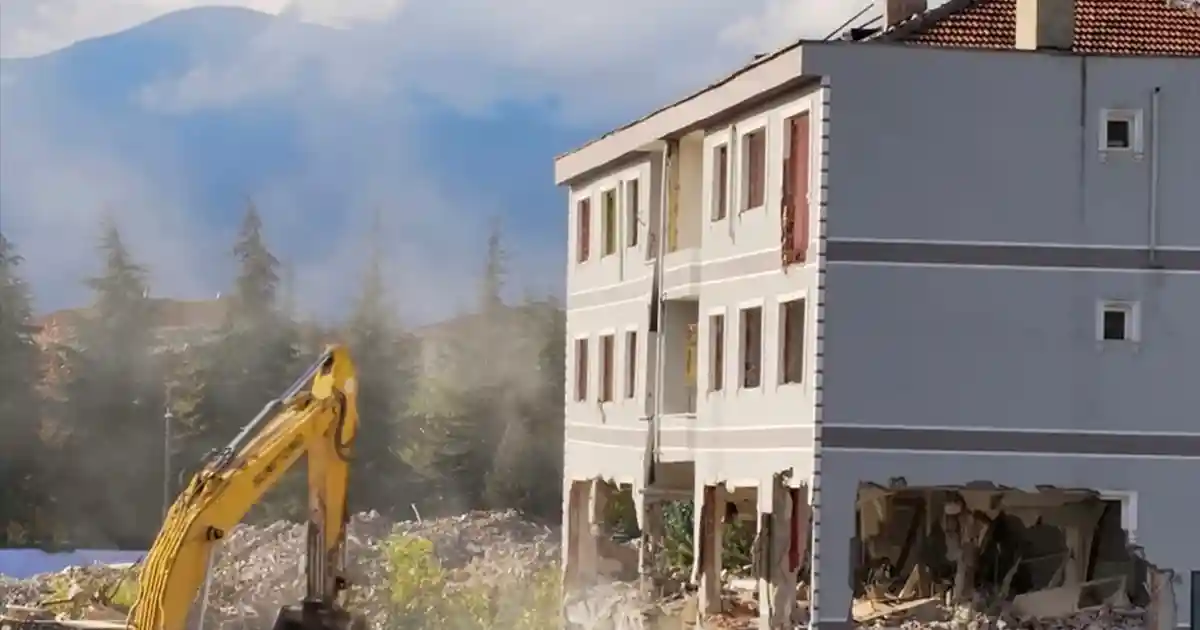 İnegöl Belediye Başkanı Taban, 1999 Öncesi Yaklaşık 13 Bin Yapı Olduğunu Söyledi